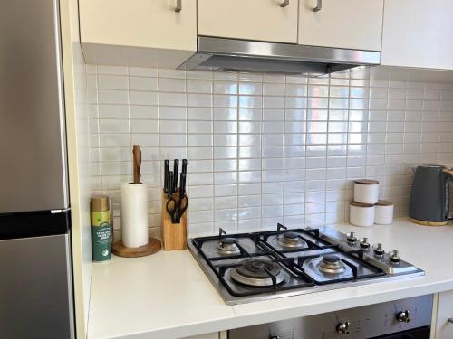Η κουζίνα ή μικρή κουζίνα στο Modern City Townhouse with all the Comforts