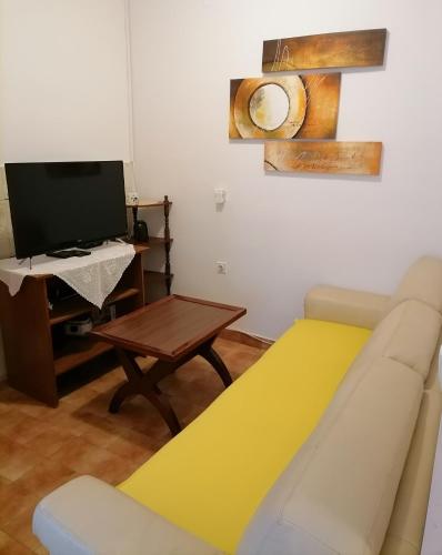 Apartments with a parking space Losinj, Losinj - 23520