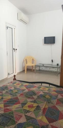 TV i/ili multimedijalni sistem u objektu Chez Olivier
