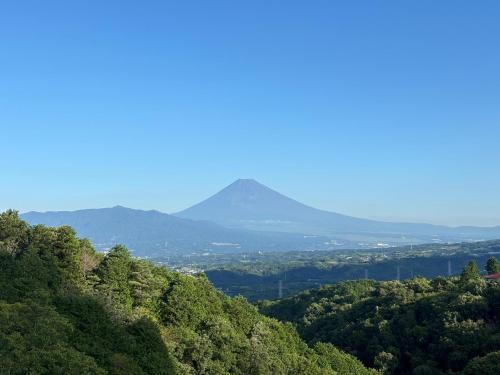 a view of a mountain in the distance at Vista Fuji Retreat in Kannami