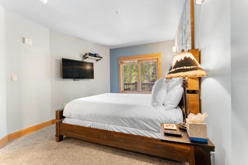 Ένα ή περισσότερα κρεβάτια σε δωμάτιο στο Expedition Station 8573