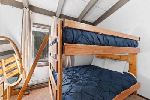 Postel nebo postele na pokoji v ubytování Key Condo 2975 by Summit County Mountain Retreats