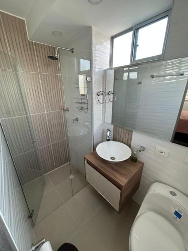 O baie la HERMOSO APARTAMENTO EN RICAURTE CUDINAMARCa