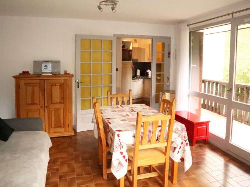 Appartement Proche Télésiège avec Balcon Sud et Parking - FR-1-322-684