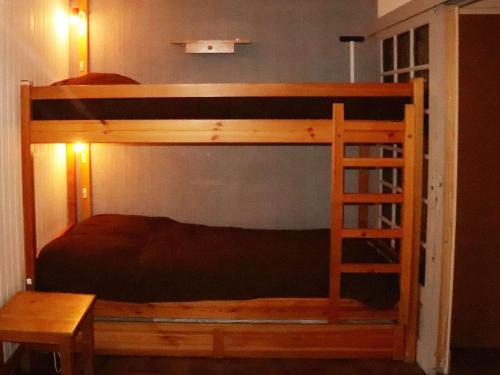 Appartement Proche Télésiège avec Balcon Sud et Parking - FR-1-322-684