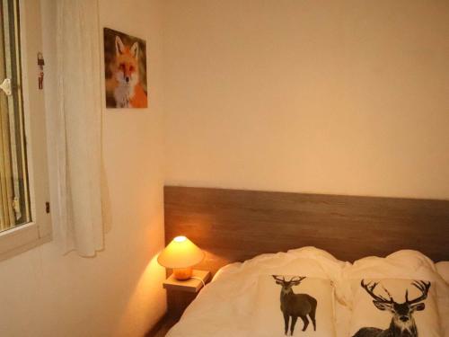 Appartement Proche Télésiège avec Balcon Sud et Parking - FR-1-322-684