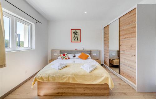 Katil atau katil-katil dalam bilik di Awesome Home In Zagvozd