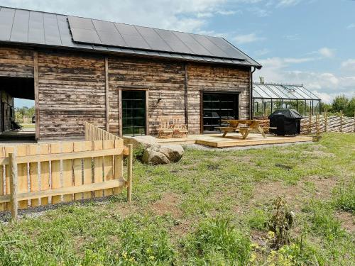 Zahrada ubytování Peaceful Lodge Near Lakes, Forest & Trails