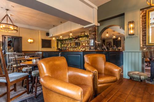 Greyhound Hotel Image