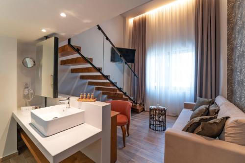 Гостиная зона в Naillac Boutique Hotel