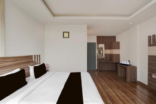 Collection O Vaishno Devi Temple Formerly Hotel The Leafにあるベッド