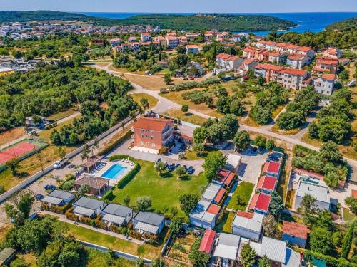 Apartment in Banjole near Sea Beach