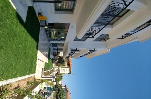 an overhead view of a building with balconies at Arti̇m Apart Hotel in Fethiye