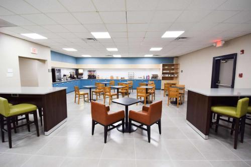 Εστιατόριο ή άλλο μέρος για φαγητό στο Country Inn & Suites by Radisson, North Little Rock, AR