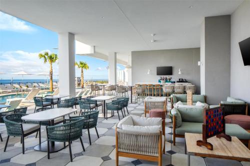 TV o dispositivi per l'intrattenimento presso Embassy Suites By Hilton Gulf Shores Beach Resort
