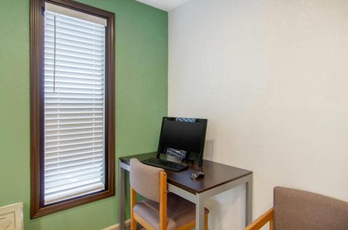 Μια τηλεόραση ή/και κέντρο ψυχαγωγίας στο Quality Inn