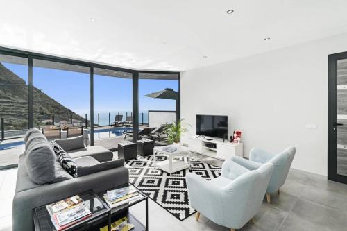 Villa Calheta Charm by Villa Plus