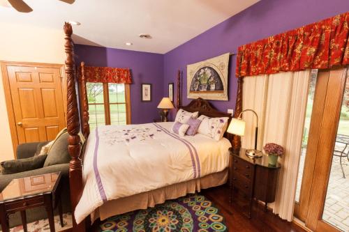 A bed or beds in a room at Scottish Bed & Breakfast