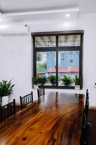 Gambar di galeri bagi Bamboo House Cat Ba di Cat Ba