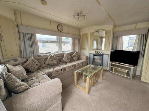 Imagem da galeria de TM61 3 bed CARAVAN oN THE GOLDEN PALM PET friendly em Chapel Saint Leonards