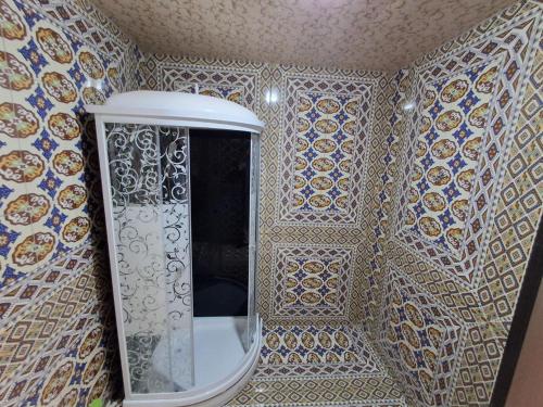 Bilik mandi di Xojai Jahon HOTEL in Gijduvon