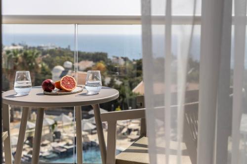 En balkon eller terrasse på Cali Resort & Spa Designed For Adults by Louis Hotels