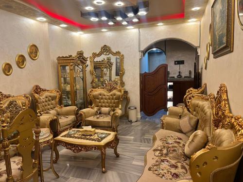 Χώρος καθιστικού στο No Stars