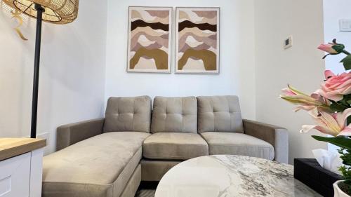 King Bed Studio - Luxe Elegant Retreat