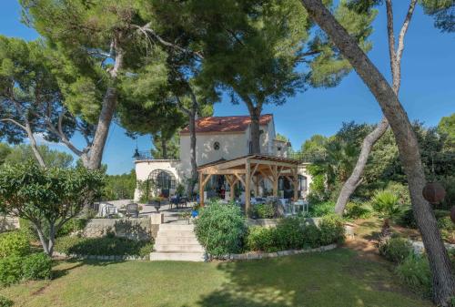 Sublime maison grand terrain au calme vue et piscine