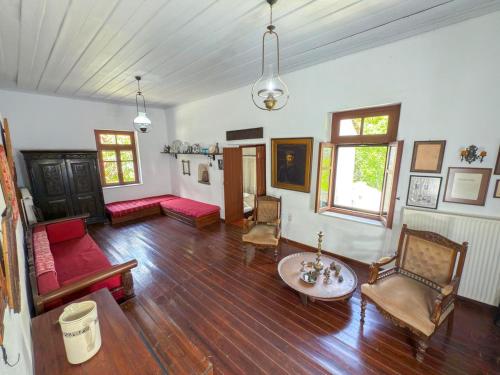 Χώρος καθιστικού στο Elafonisi Manor with Private Pool & Jaccuzi