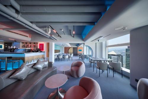 Motto by Hilton Hong Kong Sohoにあるシーティングエリア