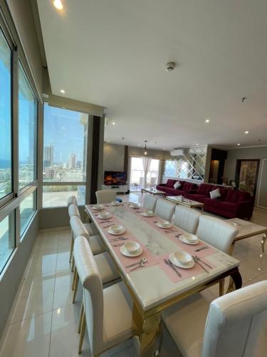 Royal Pearl Sea View فيلا اللؤلؤة الملكية اطلالة بحرية