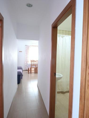 Centro y playa "Solo parejas o familias"