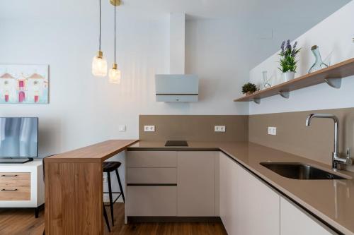Estudio Triana Procurador Lux by TheGoodTourist