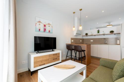 Estudio Triana Procurador Lux by TheGoodTourist
