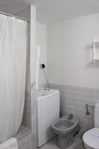 Un baño de Apartamentos Esmeralda Unitursa