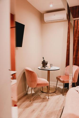Khu vực ghế ngồi tại Hôtel Mademoiselle