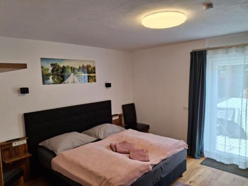 Chalet in Stuhlfelden near Ski Slopesにあるベッド