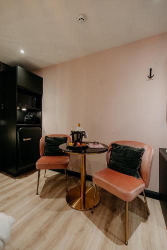 Khu vực ghế ngồi tại Hôtel Mademoiselle