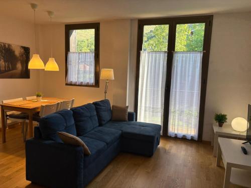 Con encanto, buena ubicación, confort y parking - Aüt 2