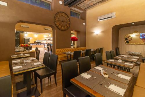 En restaurant eller et andet spisested på Hotel Accademia
