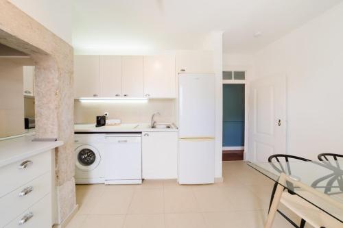 Bright 3BR Steps from National Pantheon | By Airnest