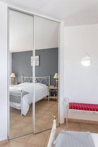 Stunning Marseille Apartment 4, 6 People Air Conditioning Parking