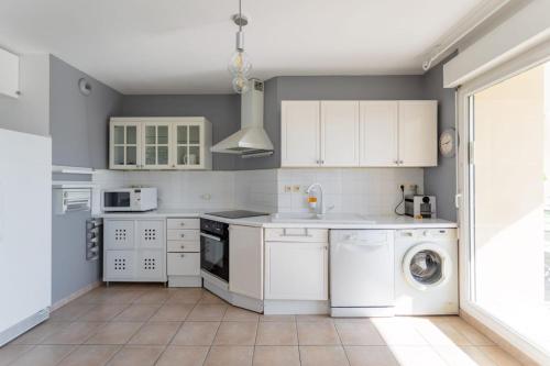 Stunning Marseille Apartment 4, 6 People Air Conditioning Parking