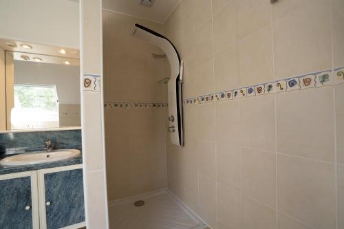 Bilik mandi di Beautiful house 15 min from Disney