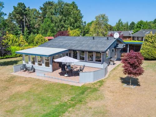 Zahrada ubytování Holiday Home Carena - 1-8km from the sea by Interhome
