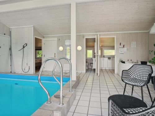 Kolam renang di atau dekat dengan Holiday Home Isto - 250m from the sea by Interhome