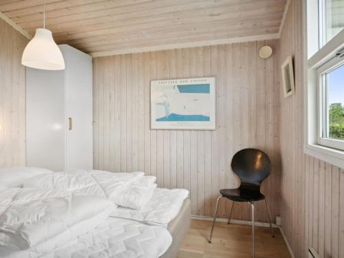 Katil atau katil-katil dalam bilik di Holiday Home Isto - 250m from the sea by Interhome