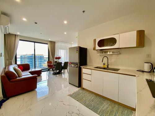Dapur atau dapur kecil di Shi House - 2BR GH3 Luxury, Comfortable, Park View