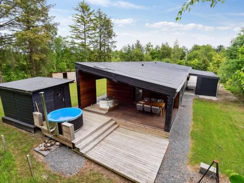 Κήπος έξω από το Holiday Home Odsten - 800m from the sea by Interhome